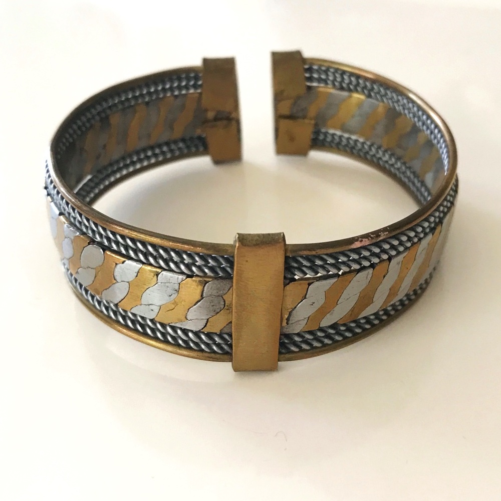 COSTUME JEWELRY - 3 BRACELETS